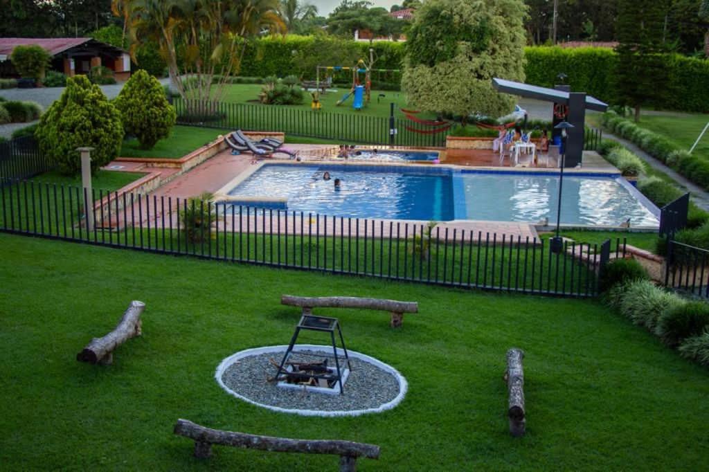 קימבאיה Finca Hotel Casa Nostra, Villa Manuela מראה חיצוני תמונה